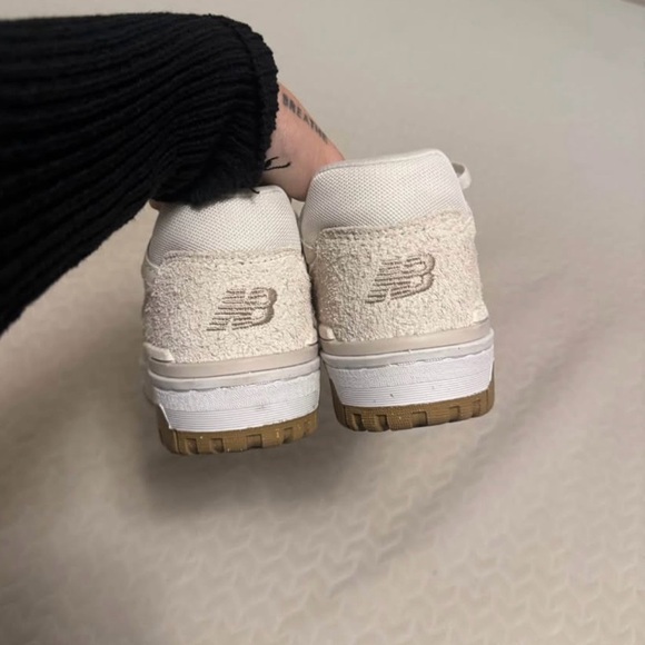 New Balance 550 Cream Sneakers - Picture 4 of 4